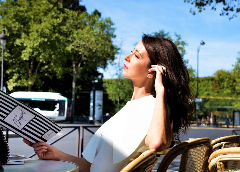 Cliente sur la terrasse du restaurant Le Choupinet