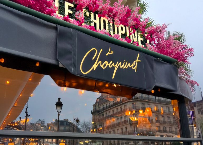 Enseigne devanture restaurant français et brasserie institution parisienne Le Choupinet